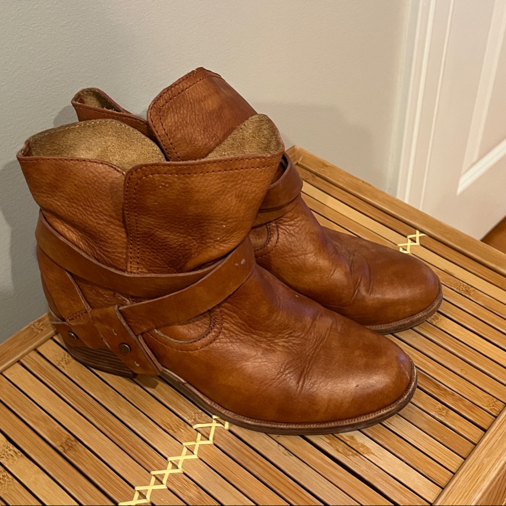 UGG Leather Boots 7.5